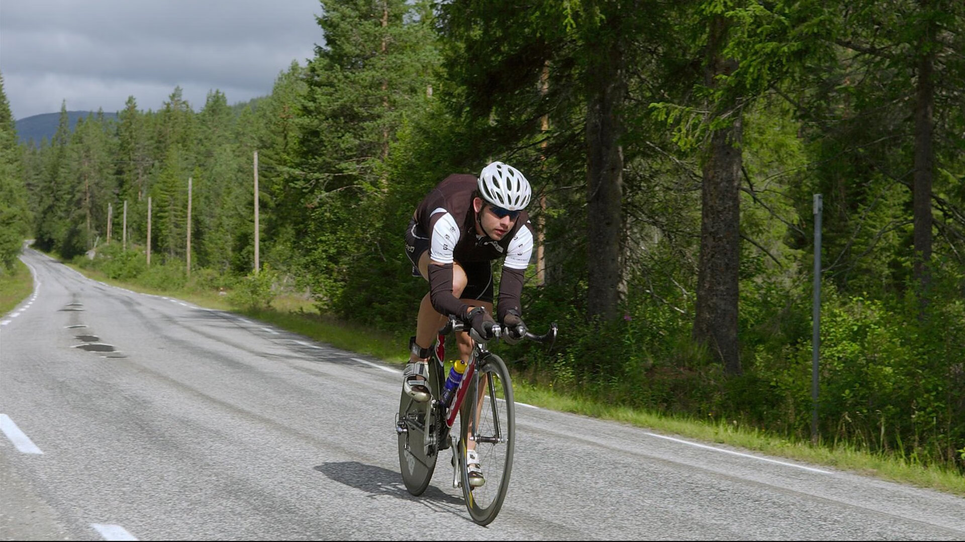 Astralis 与 Logitech G 合作，推出定制外设，logitech arx